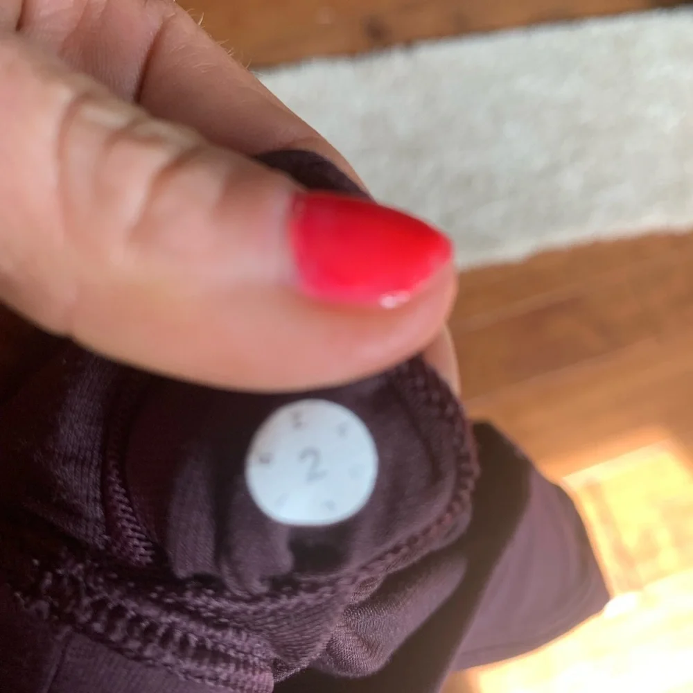 Lululemon Sz 2 sports bra - Picture 3 of 3